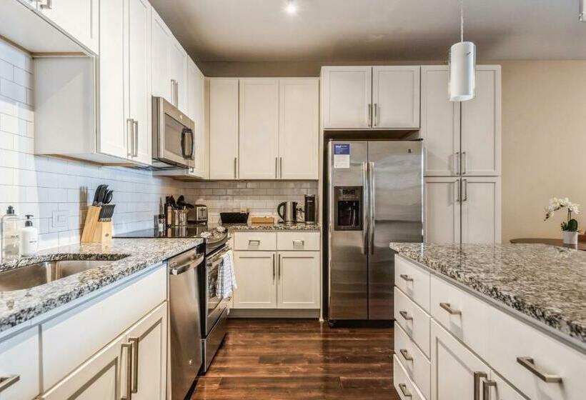 Kasa Dilworth Charlotte