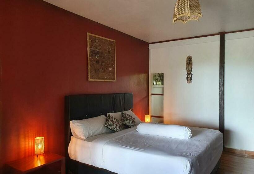 פנסיון Amban Beach House