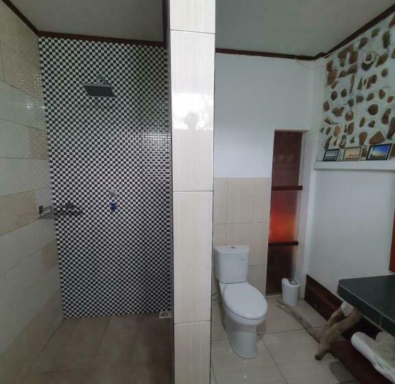 פנסיון Amban Beach House