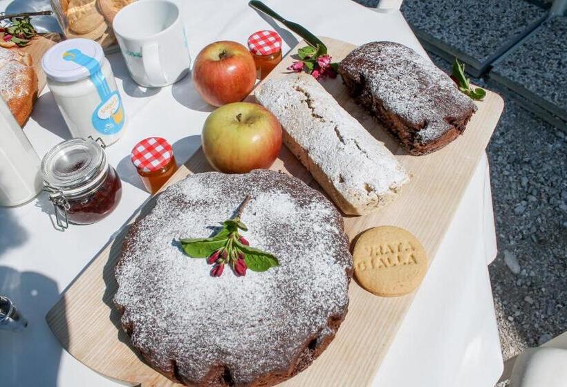 بنسيون La Vrata Gialla