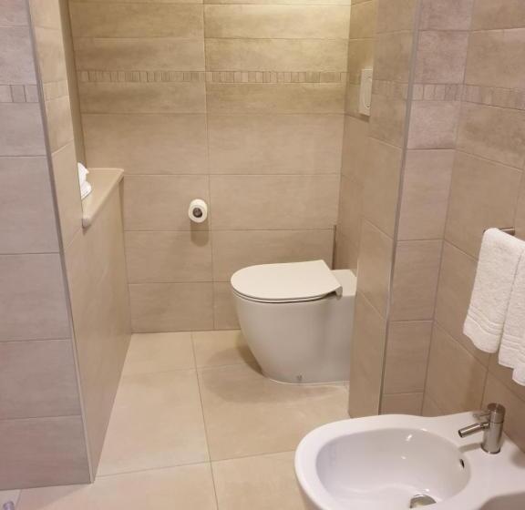 פנסיון Olivola Apartments