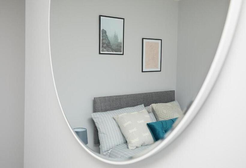 Royal Derby Hospital 3 Bed Town House