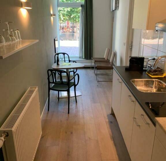 Stadshotel Aan De Ijssel In Hartje Deventer