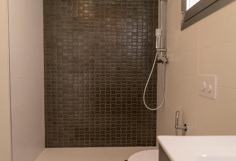 Stunning New Build 3 Bed Villa With Private Pool