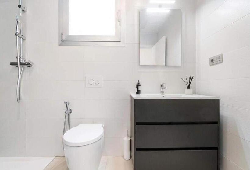 Stunning New Build 3 Bed Villa With Private Pool