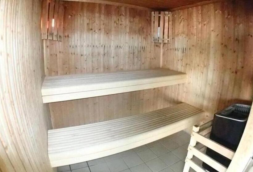 Superbe Appartement Avec Piscine Sauna Et Petite Vue Mer