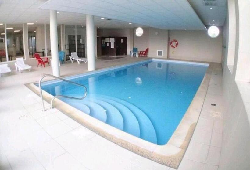 Superbe Appartement Avec Piscine Sauna Et Petite Vue Mer