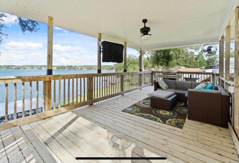 The Fifth Promise   A Cozy Lakehouse Retreat