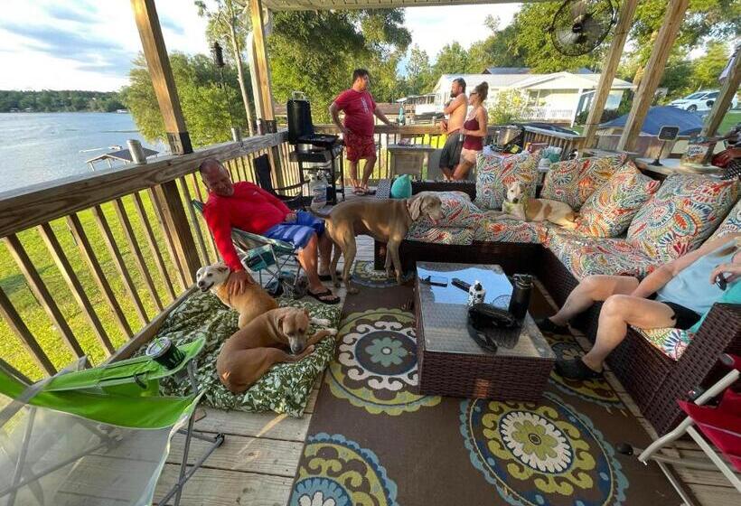 The Fifth Promise   A Cozy Lakehouse Retreat