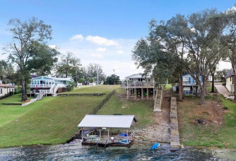 The Fifth Promise   A Cozy Lakehouse Retreat