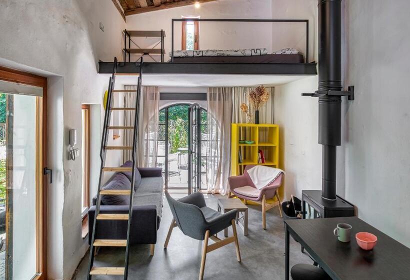 Tiny House, Podkrovní Apartmán A Apartmán S Výhledem Do Zahrady