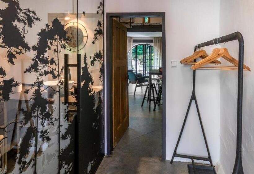 Tiny House, Podkrovní Apartmán A Apartmán S Výhledem Do Zahrady