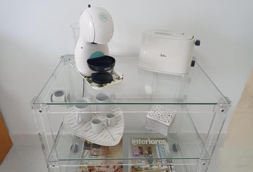 Tres Delfines Solo Familias Serviplaya