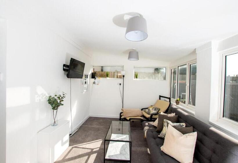 Ultimate Comfort 4 Bedroom Property For 7 People