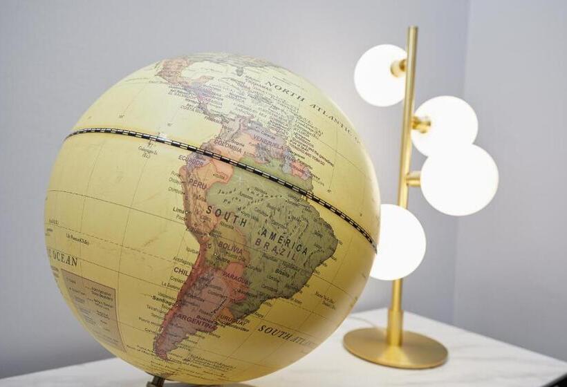 Large Derby Cathedral Town House   Sleeps 8 W Parking