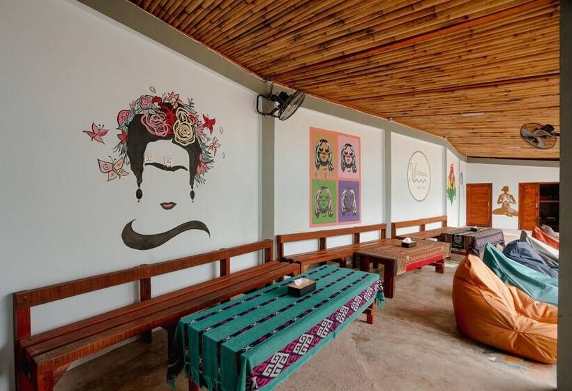 Waiwas Hostel