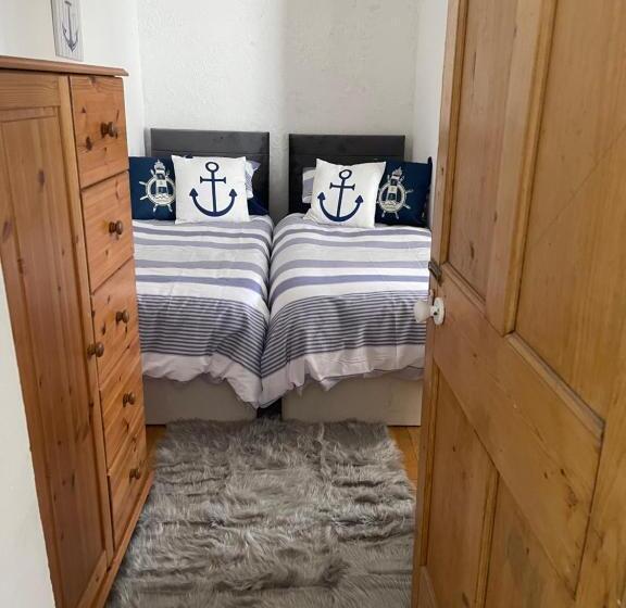 Lovely 2 Bed Apartment Porthmadog Harbourside