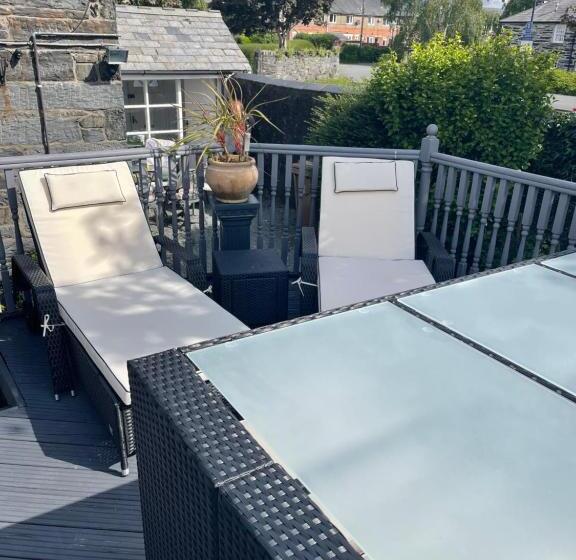 Lovely 2 Bed Apartment Porthmadog Harbourside