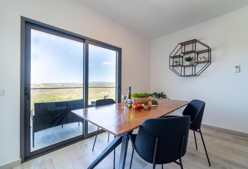 A Gaivota Walking Distance To Monte Clerigo And Amoreira Beaches