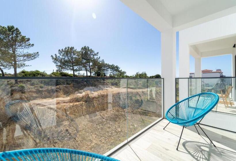 A Gaivota Walking Distance To Monte Clerigo And Amoreira Beaches