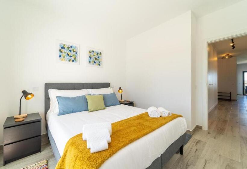 A Gaivota Walking Distance To Monte Clerigo And Amoreira Beaches