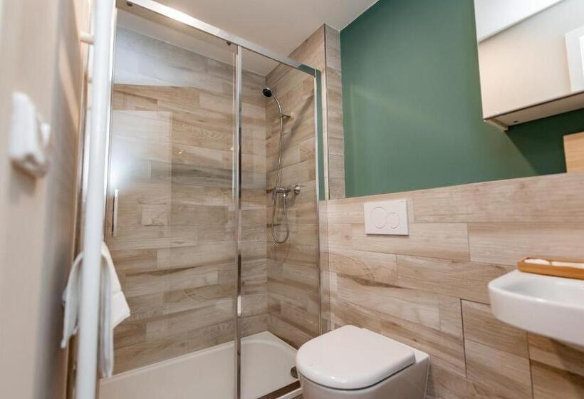 Apartments 4u: Kampus Upstairs Hradec Králové