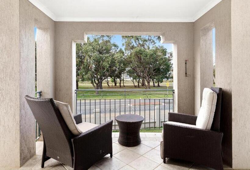 Aqua La Vista Mandurah