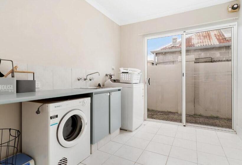 Aqua La Vista Mandurah