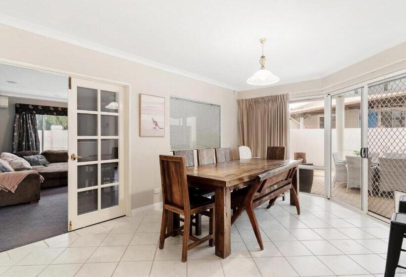 Aqua La Vista Mandurah