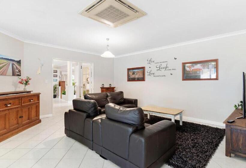 Aqua La Vista Mandurah