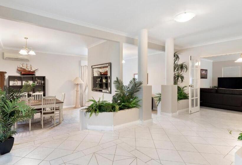 Aqua La Vista Mandurah