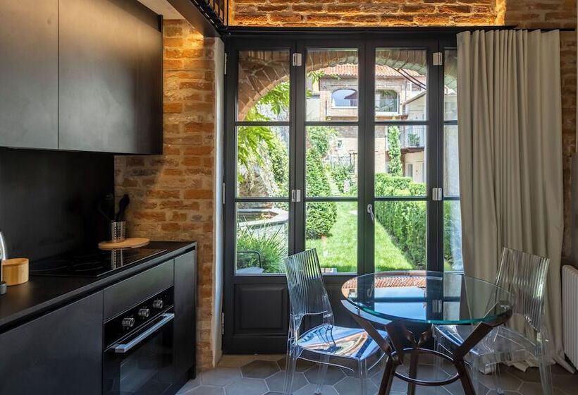 مبيت وإفطار Palazzo Fauzone Relais