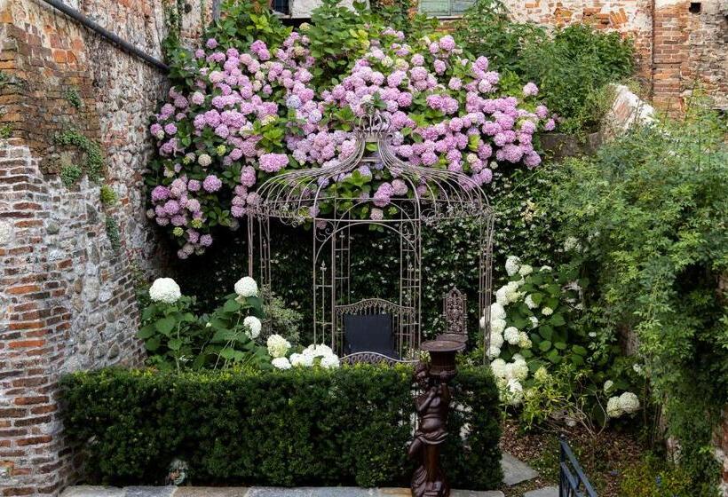 مبيت وإفطار Palazzo Fauzone Relais