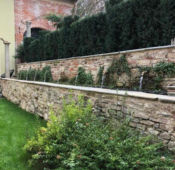 مبيت وإفطار Palazzo Fauzone Relais