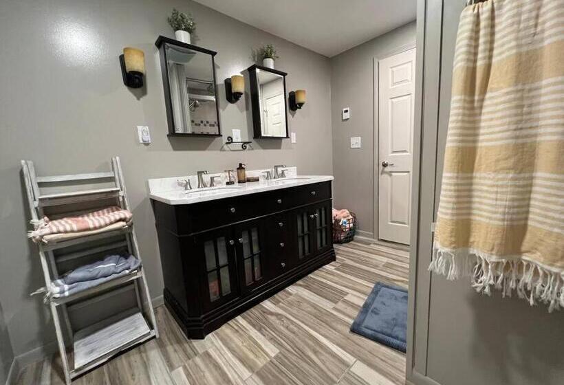 Cottage Near Cedar Point And Downtown Sandusky