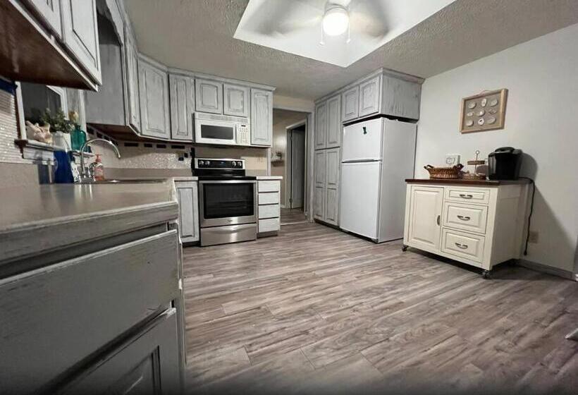 Cottage Near Cedar Point And Downtown Sandusky