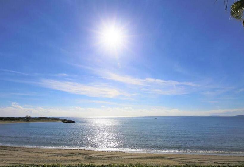 El Coral Apartment   First Beach Line