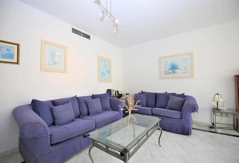 El Coral Apartment   First Beach Line