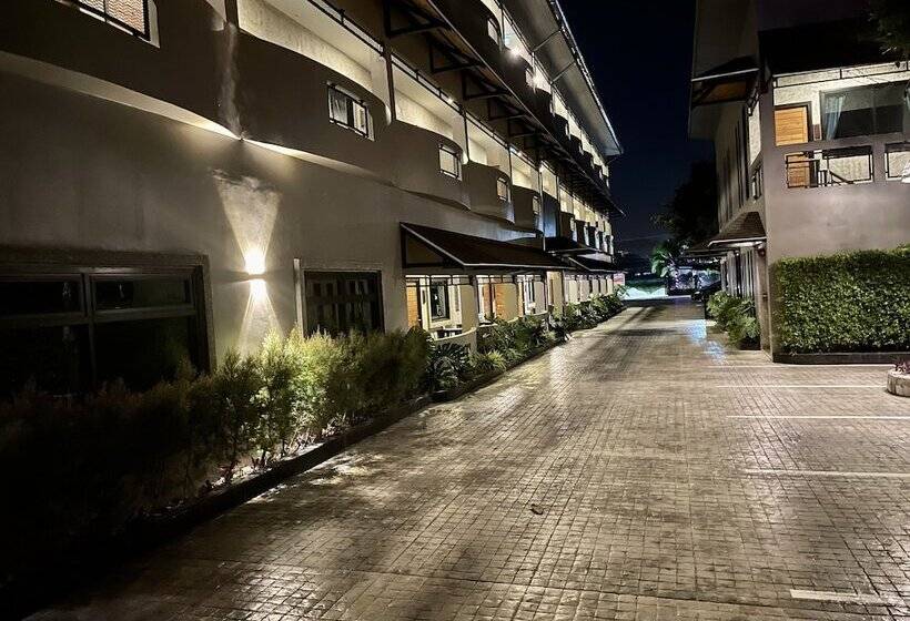 Hideaway Resort Banchang