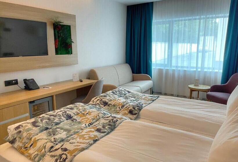 Отель Alma Health & Spa Retreat