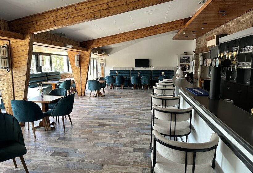 בית מלון כפרי Hôtel Parc Les Cigognes   Albé