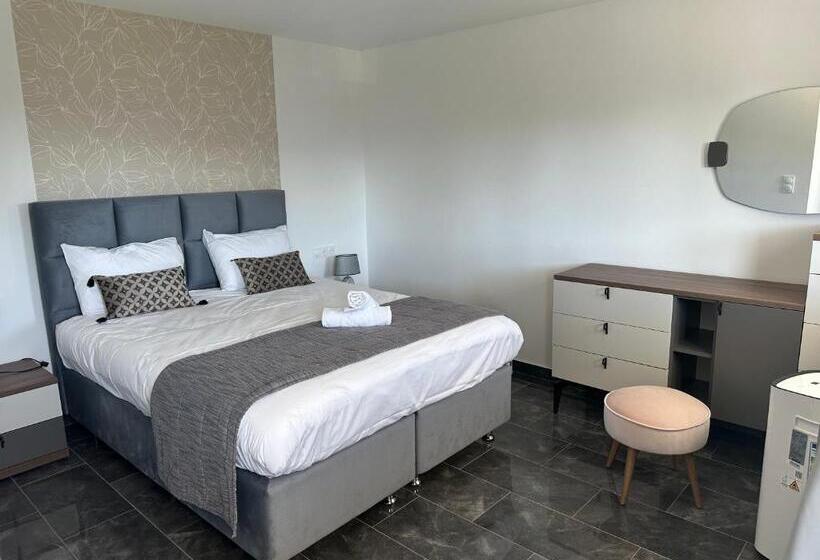 בית מלון כפרי Hôtel Parc Les Cigognes   Albé