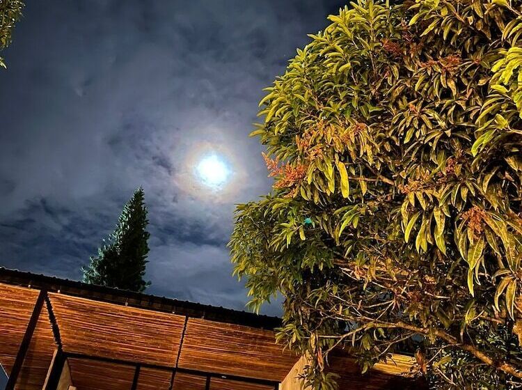 هتل Natural Luxury