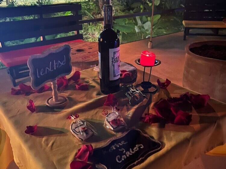 هتل Natural Luxury