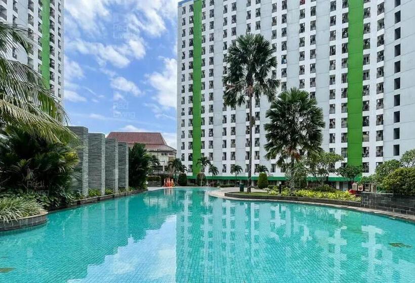 Отель Redliving Apartemen Green Lake View Ciputat   Pelangi Rooms 1 Tower E