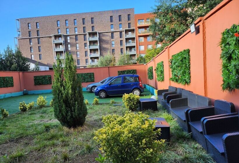 Отель Royal Paris Ivry