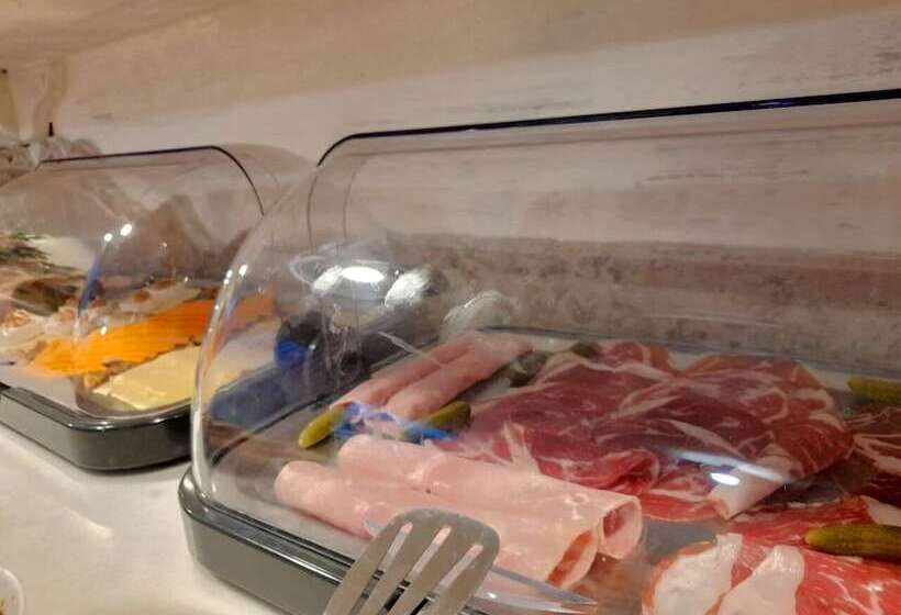 Отель Royal Paris Ivry