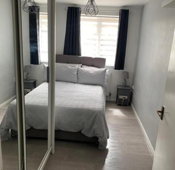 Modern 2 Bedrooms Fully Equipped Apartment With Garden, Free Parking, Free Wifi