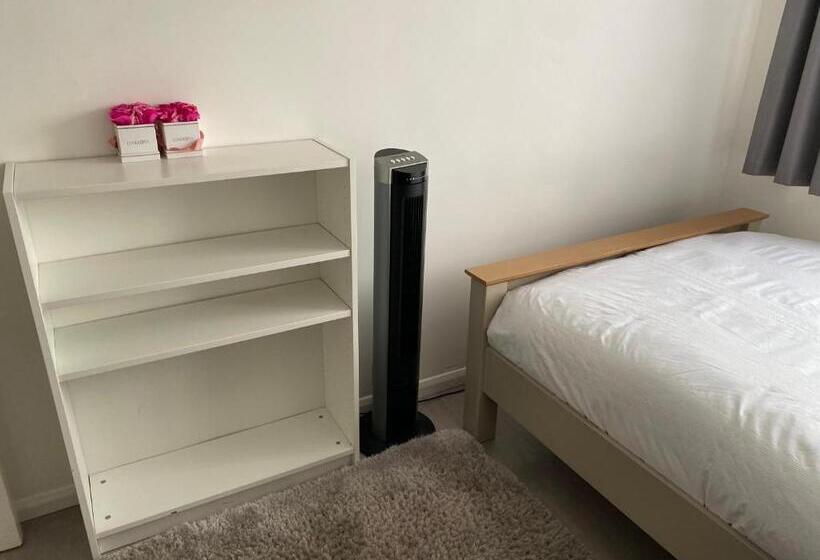 Modern 2 Bedrooms Fully Equipped Apartment With Garden, Free Parking, Free Wifi