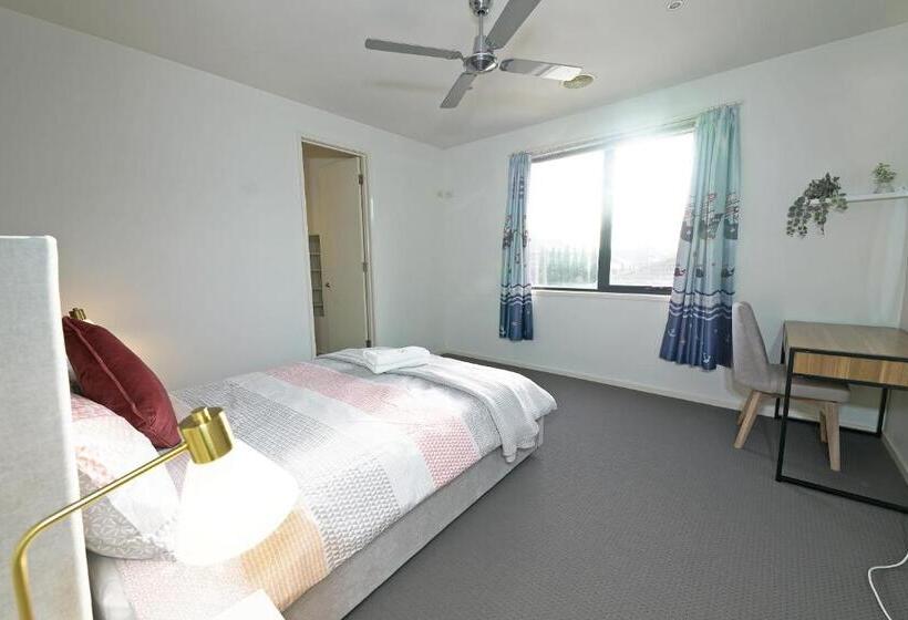 Luxury 7brm Entire House Lakeview Blackswans Wifi Bbq Resort